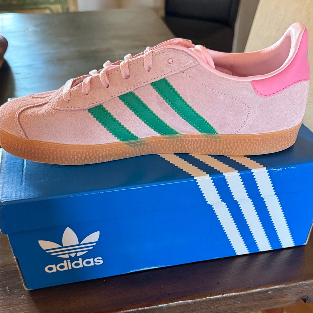 Adidas Gazelle J Sneakers in Pink and Green. New in Box